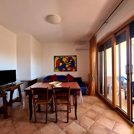 Sud Est Apartment